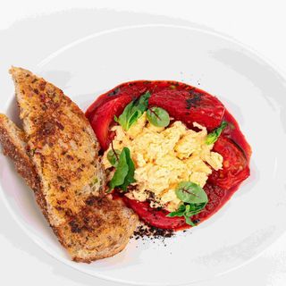 Скрембл с томатами