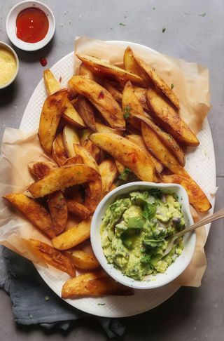Patatas tex-mex con guacamole