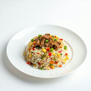 Orez prăjit cu carne de porc, ou si legume