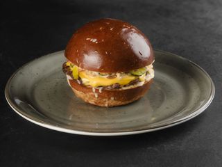 КЛАСИЧНИЙ ЧИЗБУРГЕР