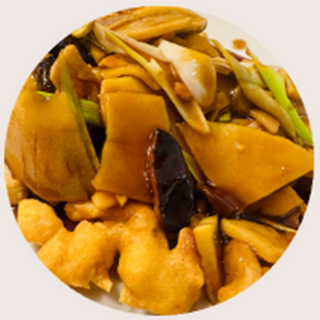 Pescado Frito con Bambú y Setas Chinas