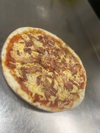 Pizza sa ćuretinom