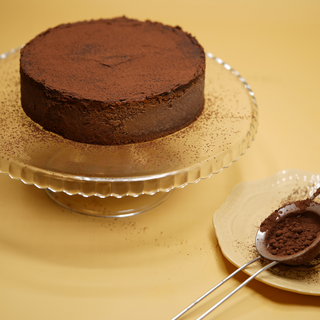 შოკოლადის ჩიზქეიქი შოკოლადის განაშით 6 ნაჭრიანი