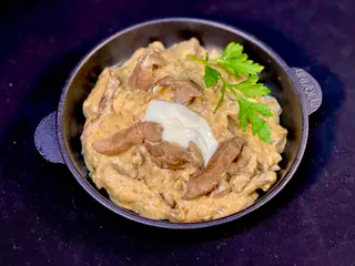 Печінка по-строганівськи (150г)