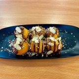 Домашни еклери с течен шоколад и филиран бадем