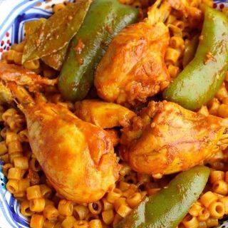 Makarouna fella au poulet 