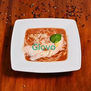 Pomidorowa z makaronem