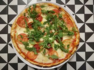 Pizza Caprese Pequena