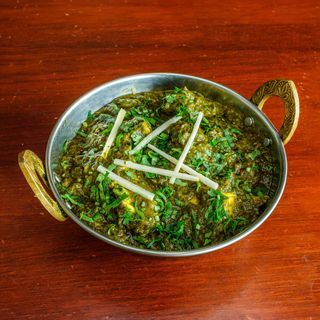 Frango Saag  (chicken saag)