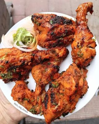 Poulet De Chair Entier Braisé  + Attiéké + Alloco + Frites