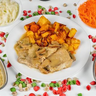 Lovačka šnicla sa prilogom