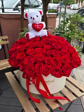 101 ruža u boksu sa medom