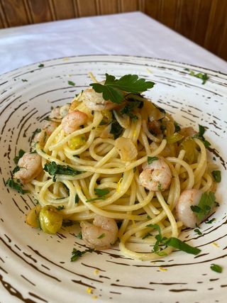 Pasta con ajo y gambas