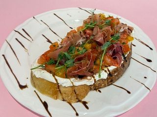 Тост з хамоном (300g)