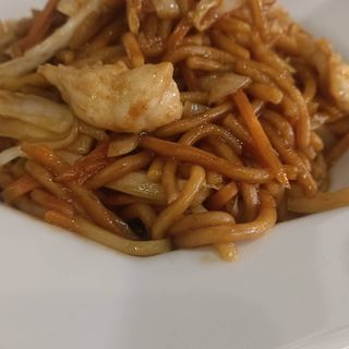 Makaron jajeczny z kurczakiem i warzywami