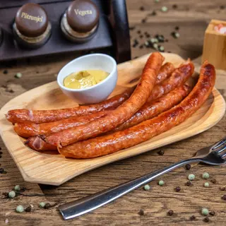 Cârnăciori cu boabe de muștar