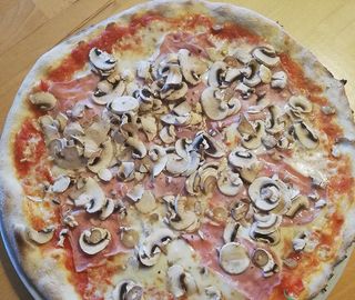 Mala Pizza Capricciosa