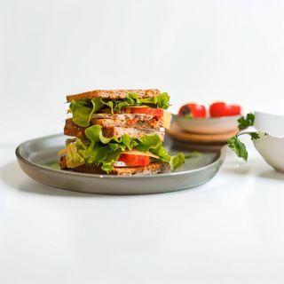 Classic chicken sandwich - сандвич с пълнозърнест хляб и пиле