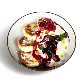 Сирники з вишнею (330г)