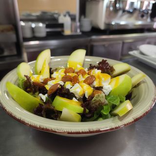 Ensalada Frescura De Manzana Y Nueces