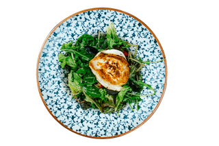 Салата с козе сирене (250г)