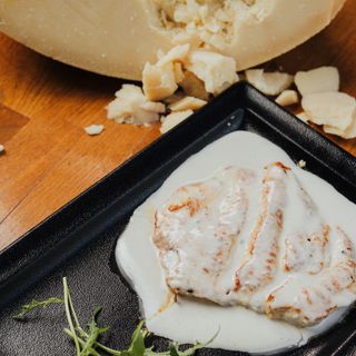 Piept de pui în sos gorgonzola