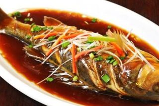 77 Целый судак жареный 红烧鲤鱼 