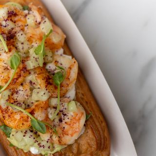 Ecler cu creveți și guacamole / Эклер с креветками и гуакамоле			