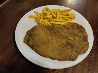 Escalope De Ternera Con Patatas Fritas