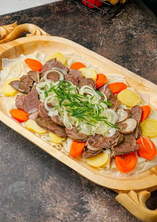 Бесбармак на 5 персон (2,5кг)