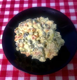 Руска салата с пушена сьомга