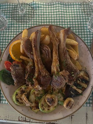 Jagnjeći kotleti 600 gr