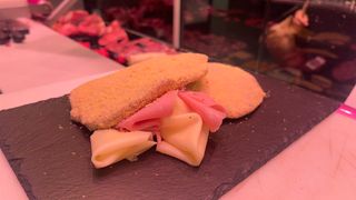 Llibret De Pernil I Formatge