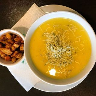 КАРТОФЕНА КРЕМ СУПА СЪС СИРЕНЕ И КРУТОНИ  (400 г)