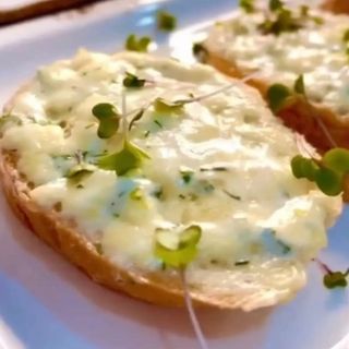 Чесночный хлеб