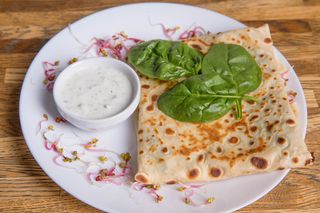 Naleśnik z grillowanym kurczakiem