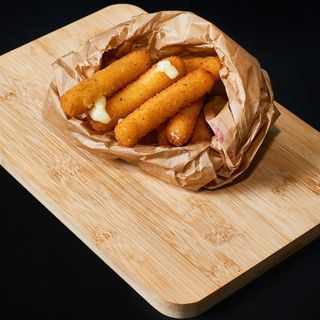 Stick di mozzarella fritta