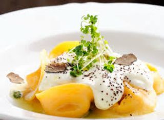 Tortellini con fonduta e tartufo