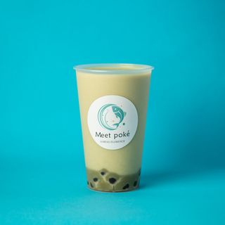 Tè al latte con gusto di matcha e tapioca