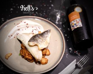 Lup de mare file cu cartofi aromatizati