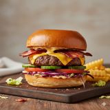 Сандвич с бекон и кашкавал