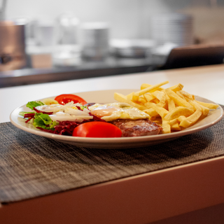 Prego No Prato de Lombo