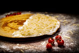 Палачинка с топено сирене и кашкавал (230г)