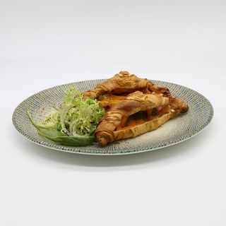  CROASANTE CU SUNCĂ & CHEDDAR