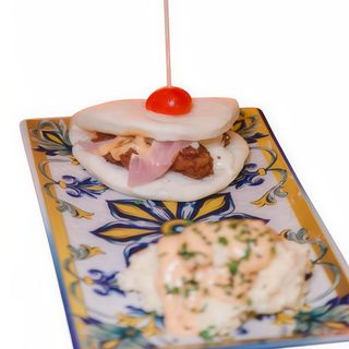Pan bao de atún en adobo coreano (1 ud.)