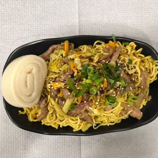 TALLARINES FRITO CON POLLO AL CURRY (Puesto 2)