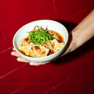 Wonton de pollo y langostinos