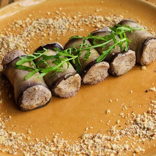 Баклажанові рулетики з горіховою начинкою