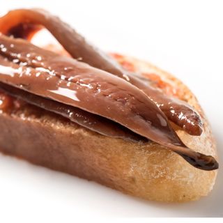 Anchoas Del Cantábrico Con Tomate Natural Y Aove