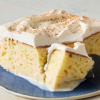 Tarta de bizcocho "Tres Leches"